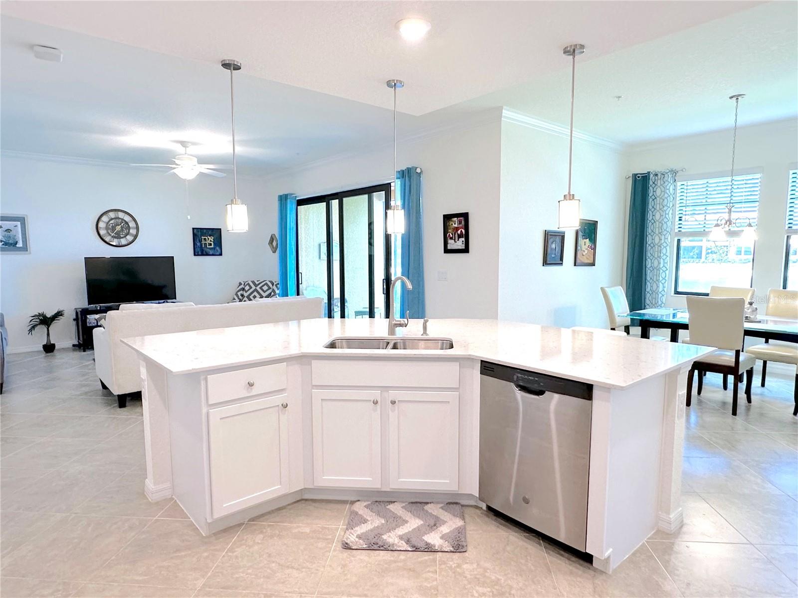Image 18 of 48 For 10054 Crooked Creek Drive 102