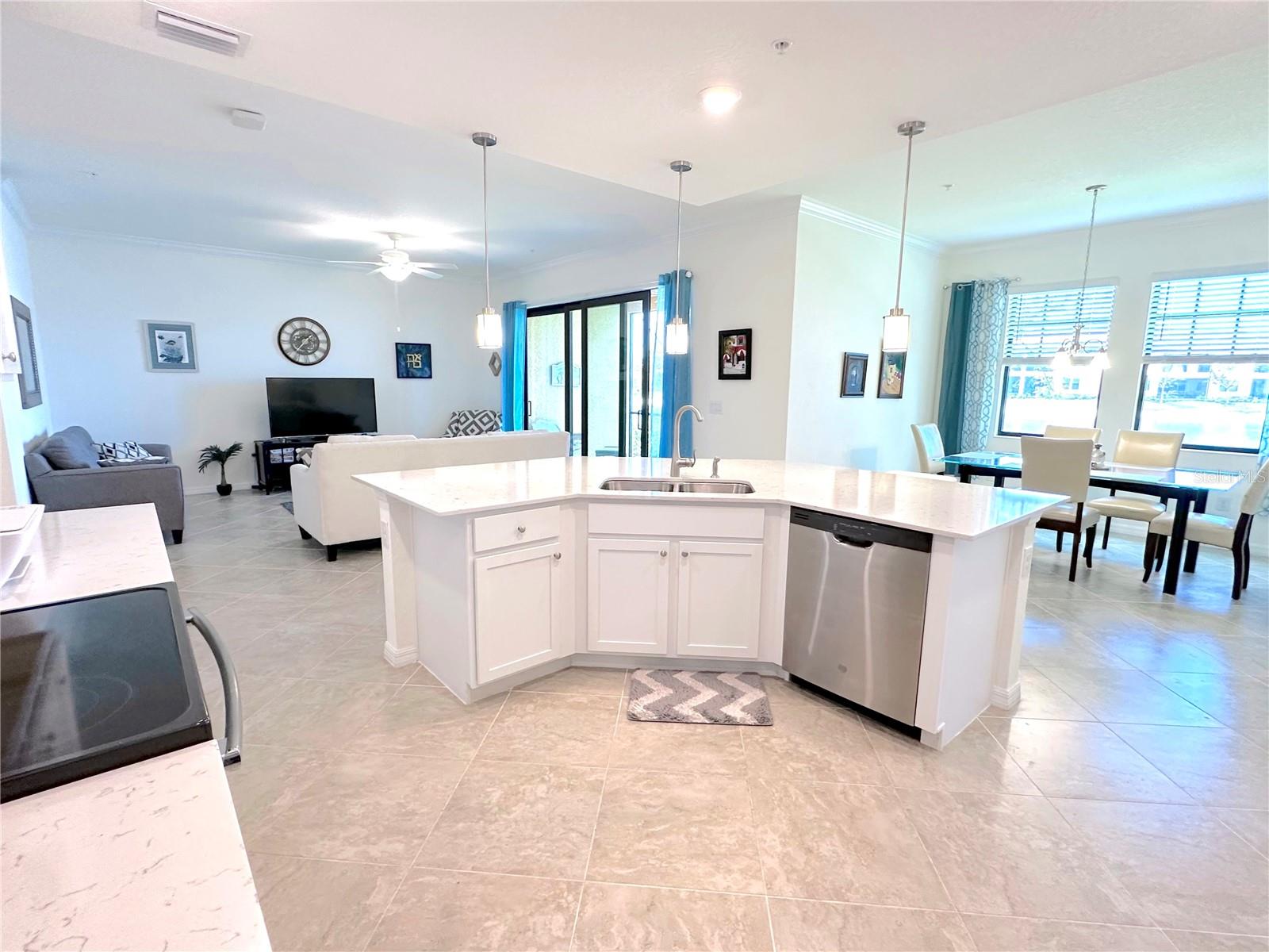 Image 19 of 48 For 10054 Crooked Creek Drive 102