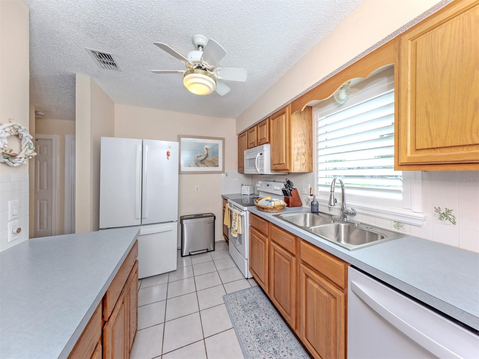 Image 16 of 35 For 414 Circlewood Drive H2