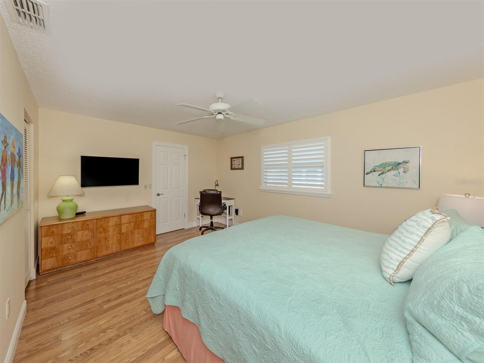 Image 23 of 35 For 414 Circlewood Drive H2