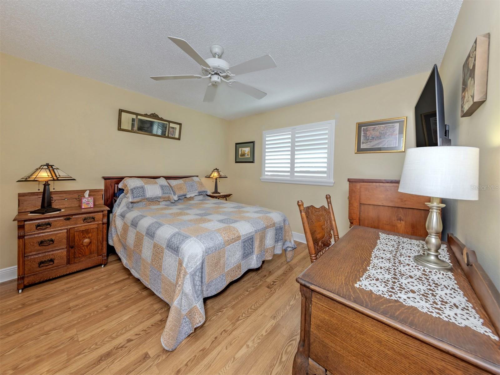 Image 26 of 35 For 414 Circlewood Drive H2