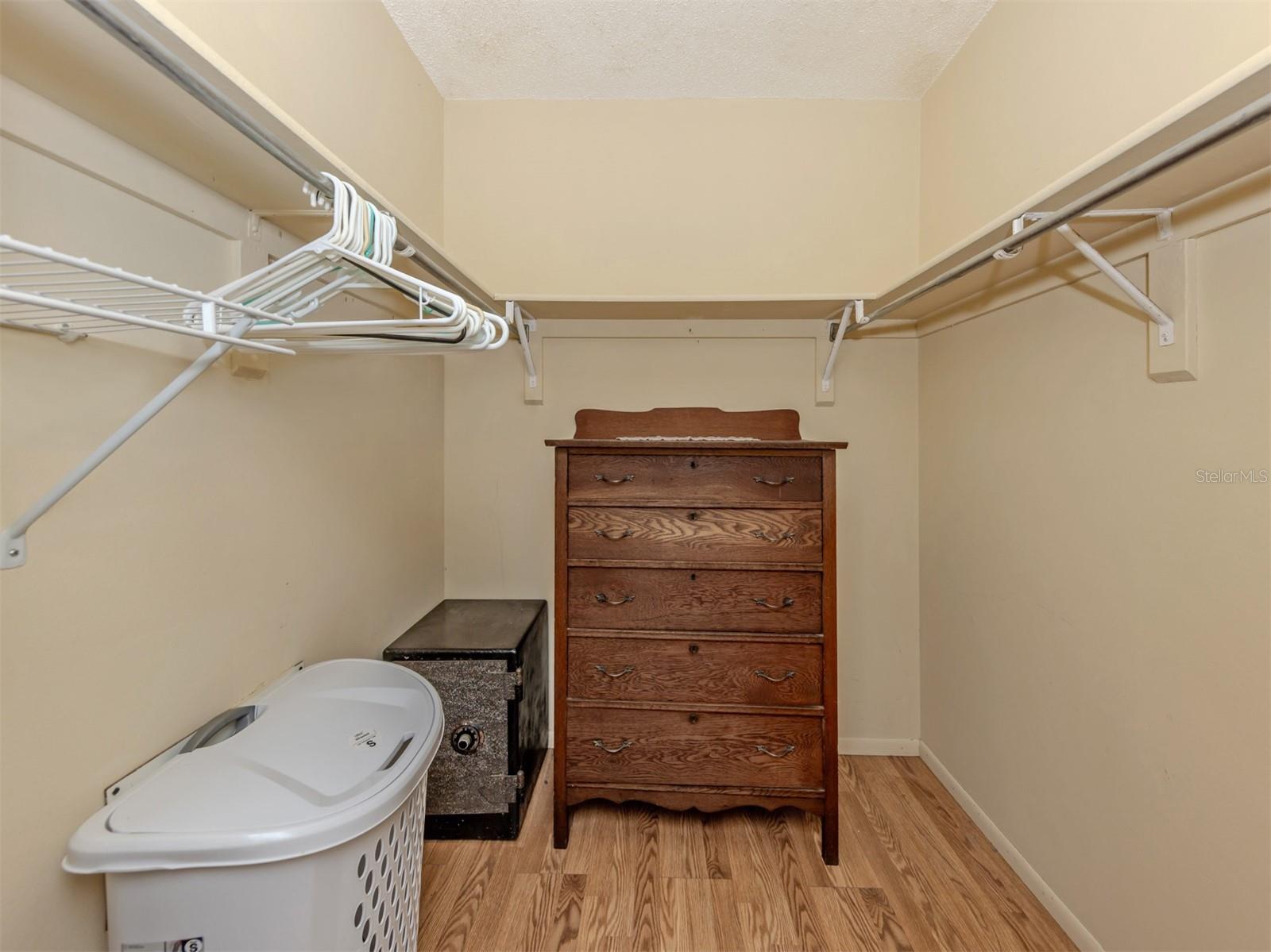 Image 27 of 35 For 414 Circlewood Drive H2