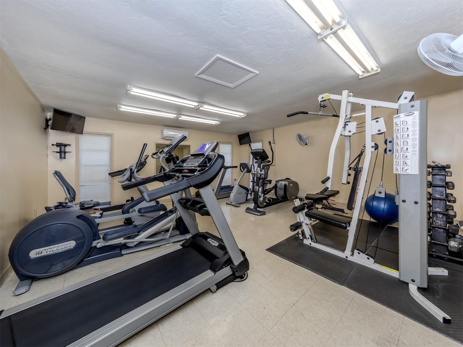 Image 32 of 35 For 414 Circlewood Drive H2