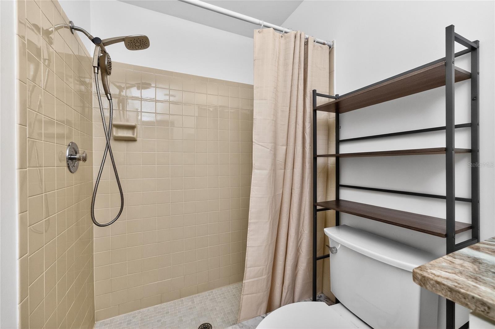 Image 22 of 57 For 1711 Curry Trail 29