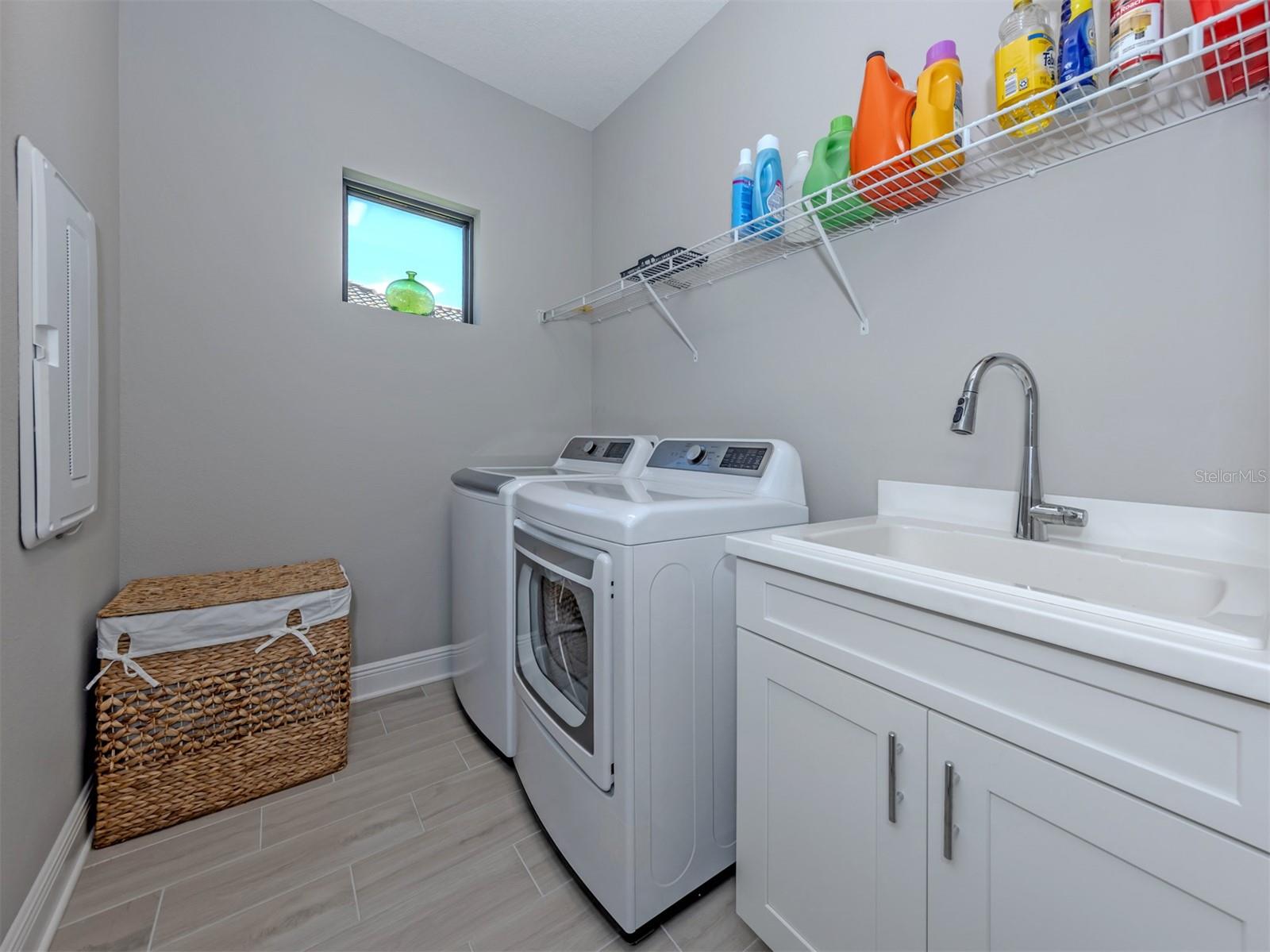 Image 13 of 92 For 390 Ariano Avenue