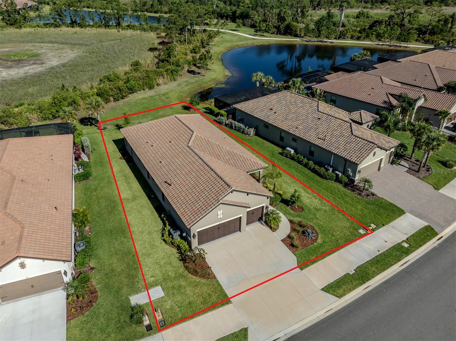 Image 14 of 92 For 390 Ariano Avenue