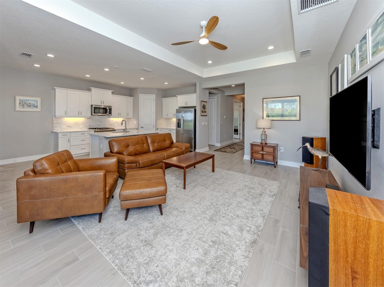 Image 26 of 92 For 390 Ariano Avenue