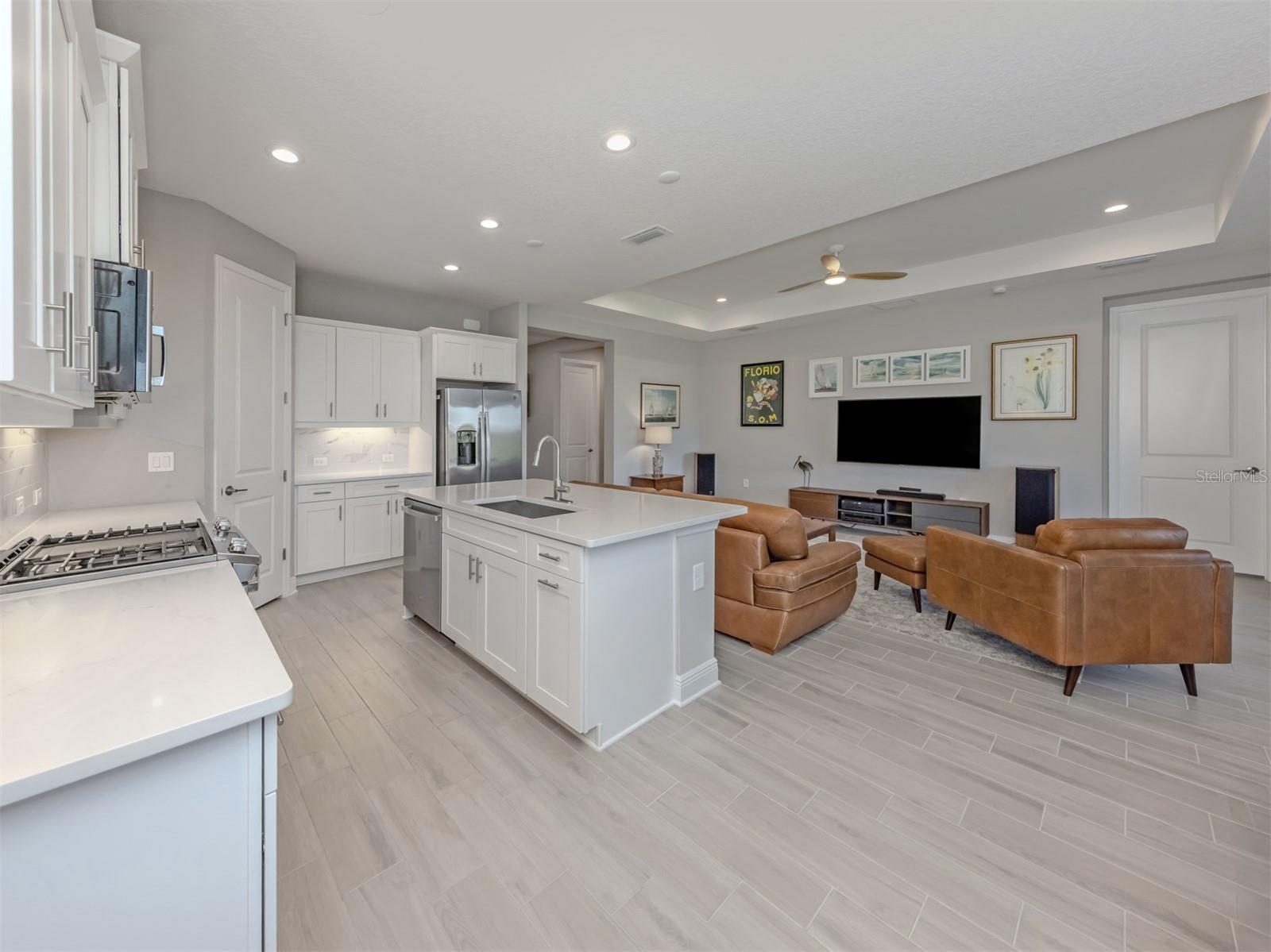 Image 30 of 92 For 390 Ariano Avenue