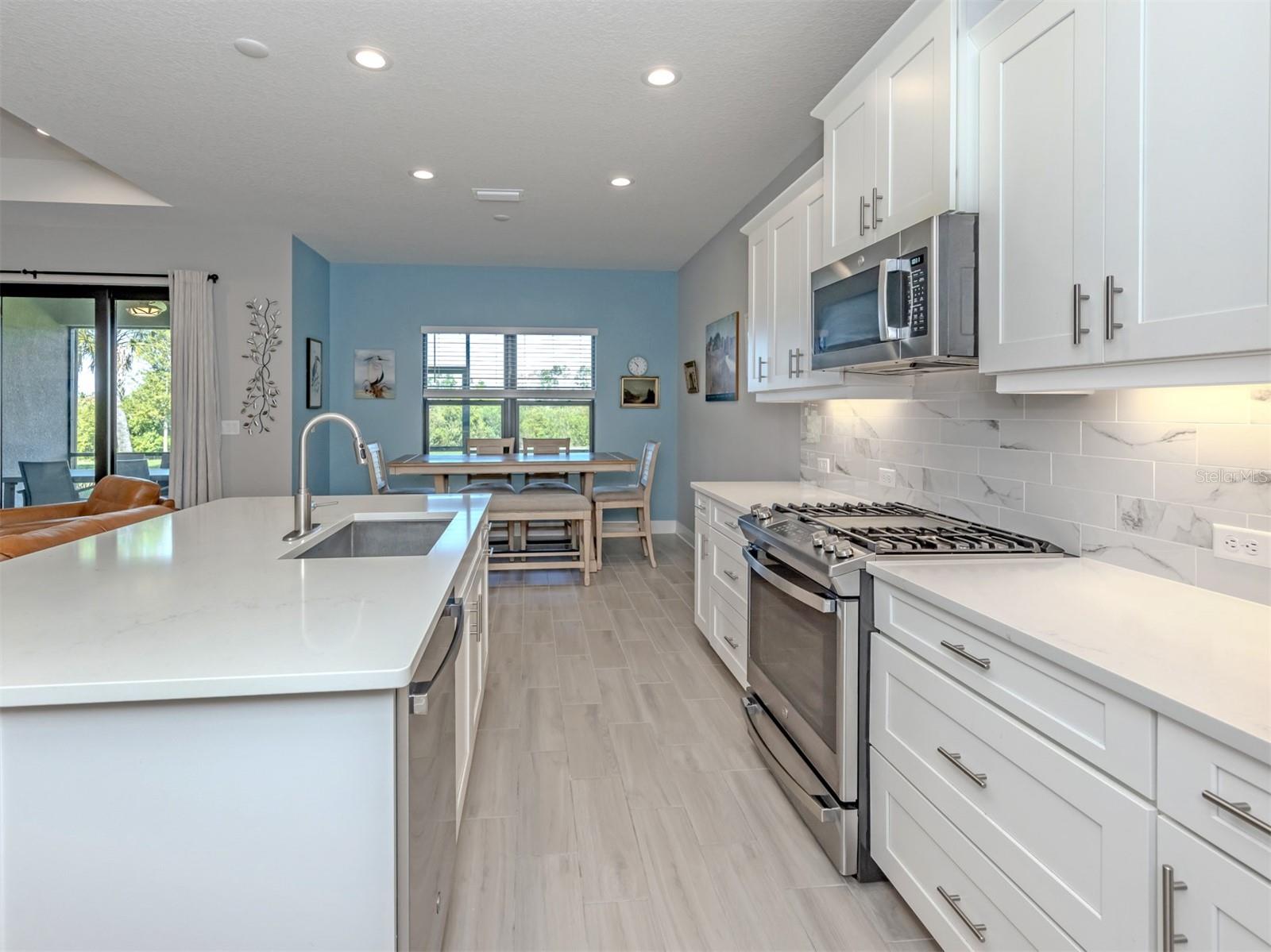 Image 31 of 92 For 390 Ariano Avenue