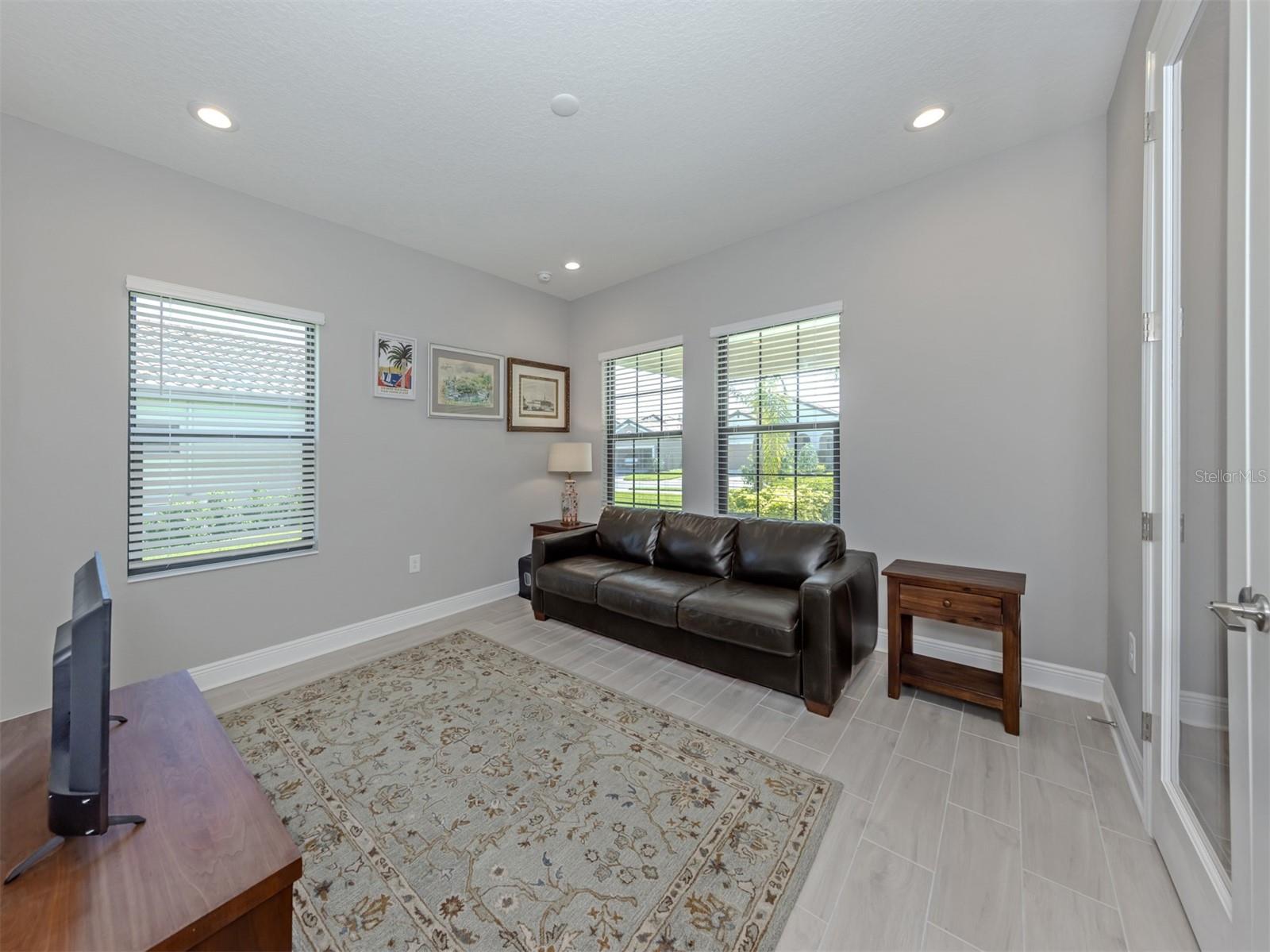 Image 35 of 92 For 390 Ariano Avenue