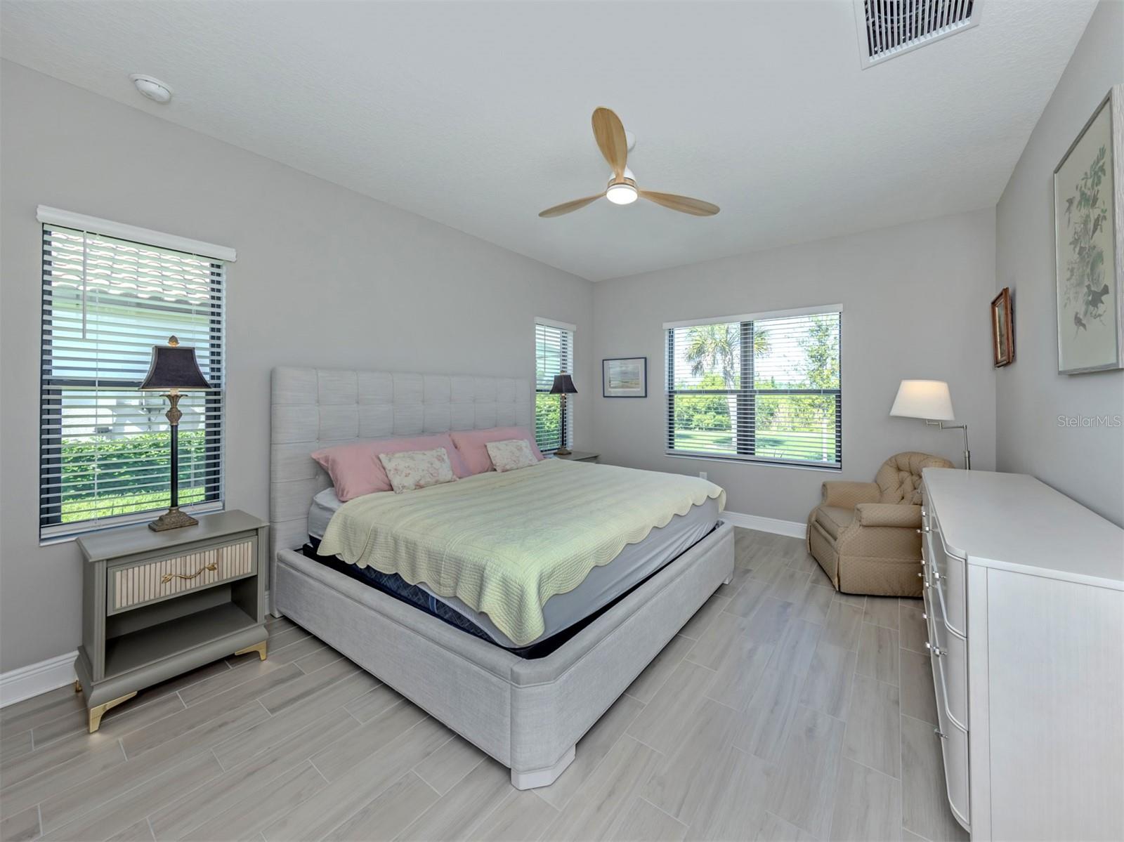 Image 7 of 92 For 390 Ariano Avenue