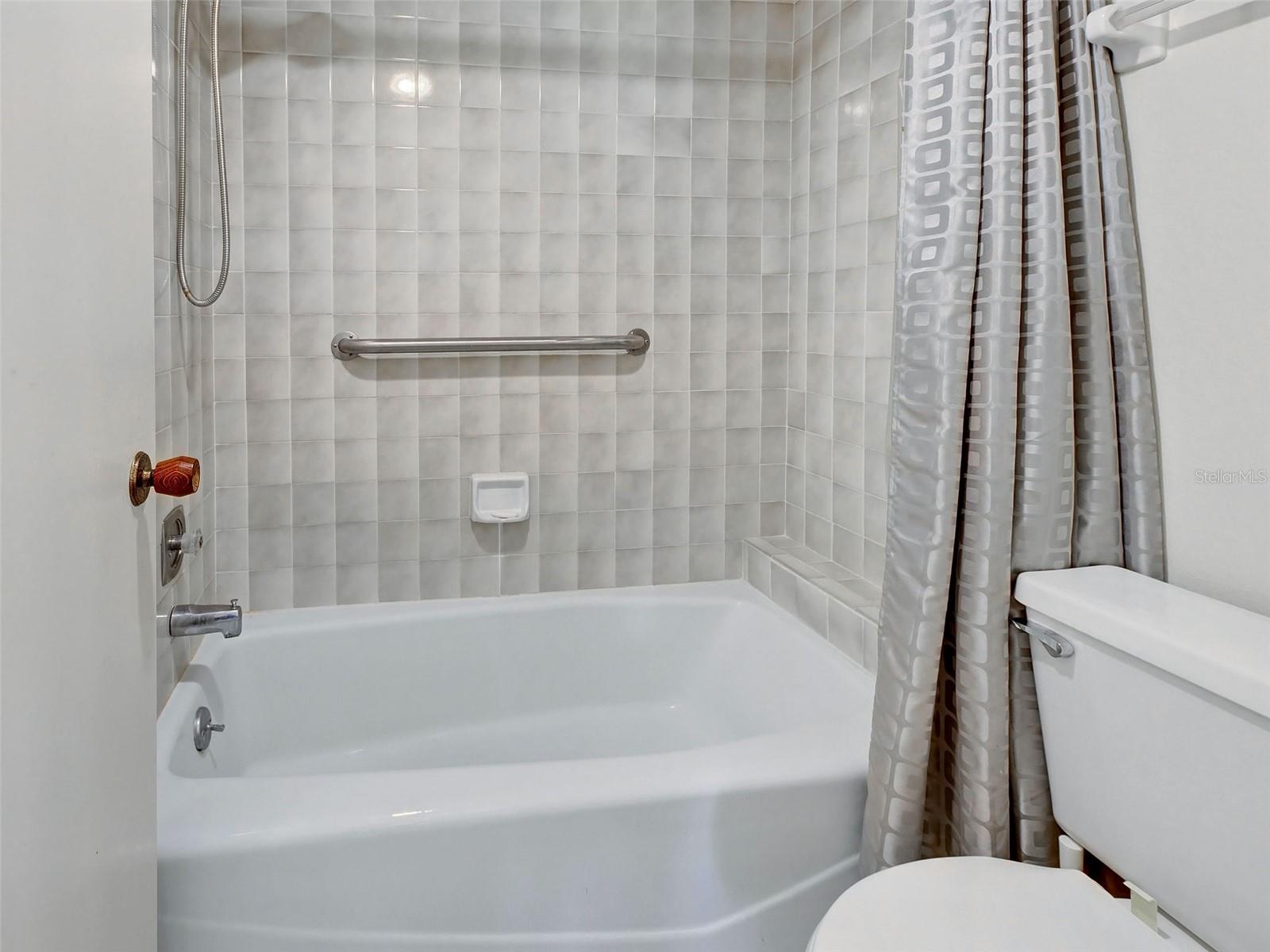 Image 32 of 60 For 1405 Pine Lake Drive 5