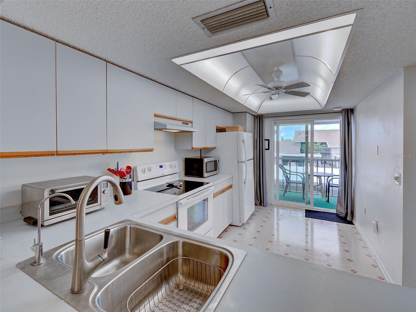 Image 9 of 60 For 1405 Pine Lake Drive 5