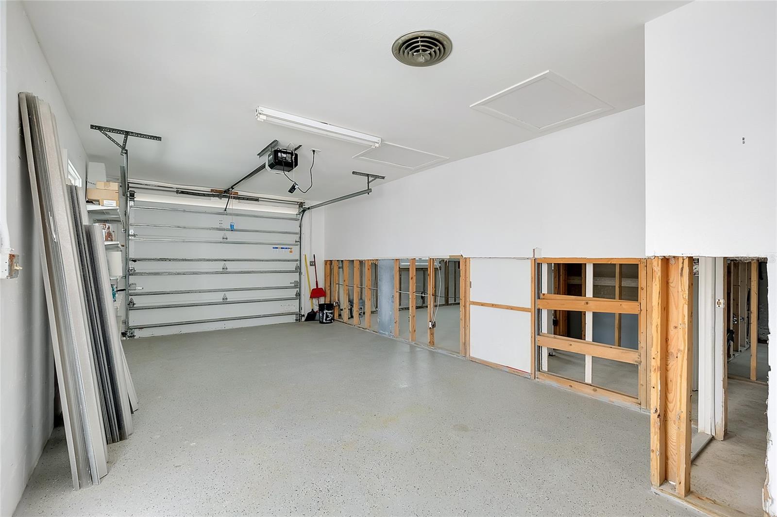 Image 6 of 66 For 170 Mockingbird Lane