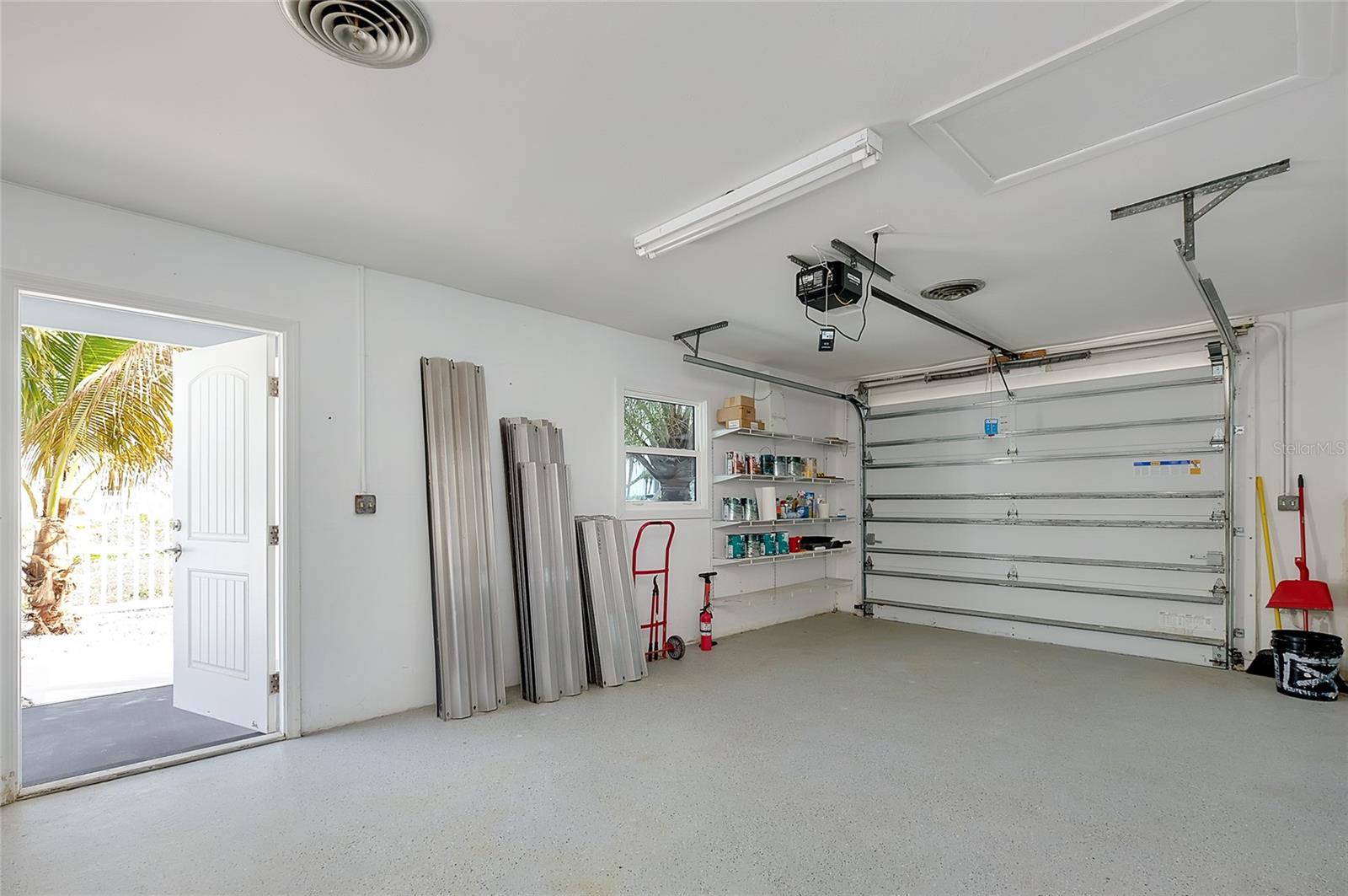 Image 7 of 66 For 170 Mockingbird Lane