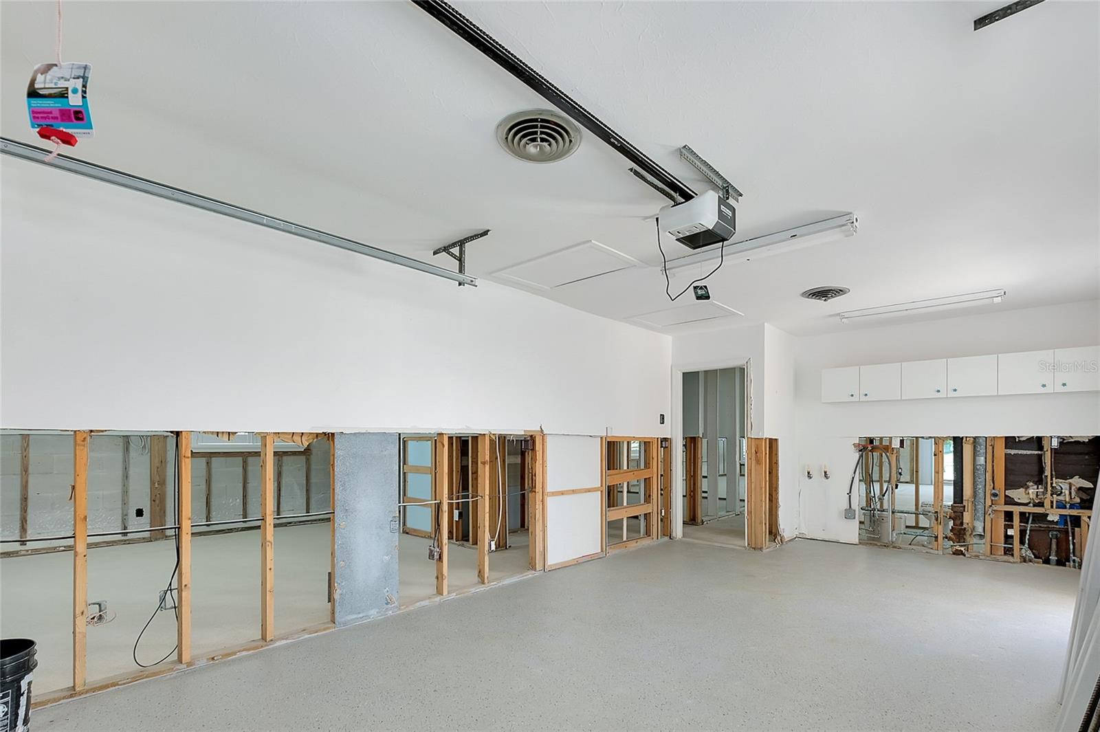 Image 8 of 66 For 170 Mockingbird Lane