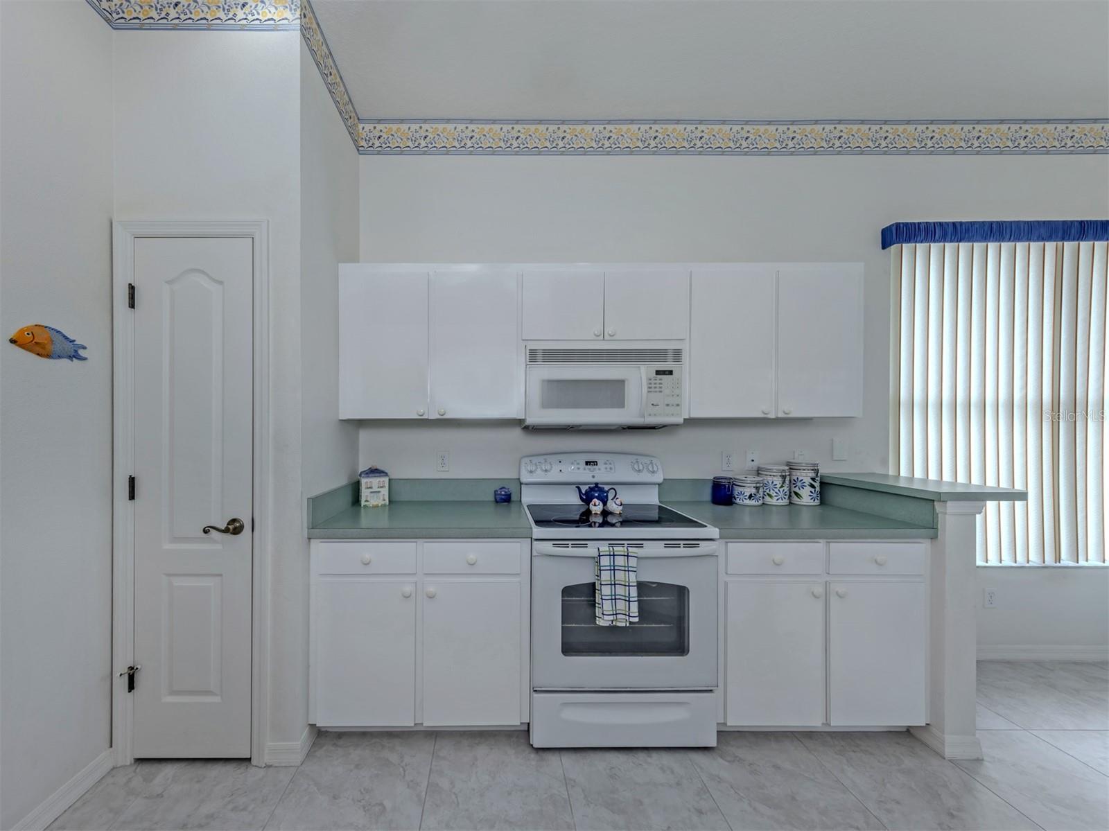 Image 15 of 50 For 737 Pond Lily Way