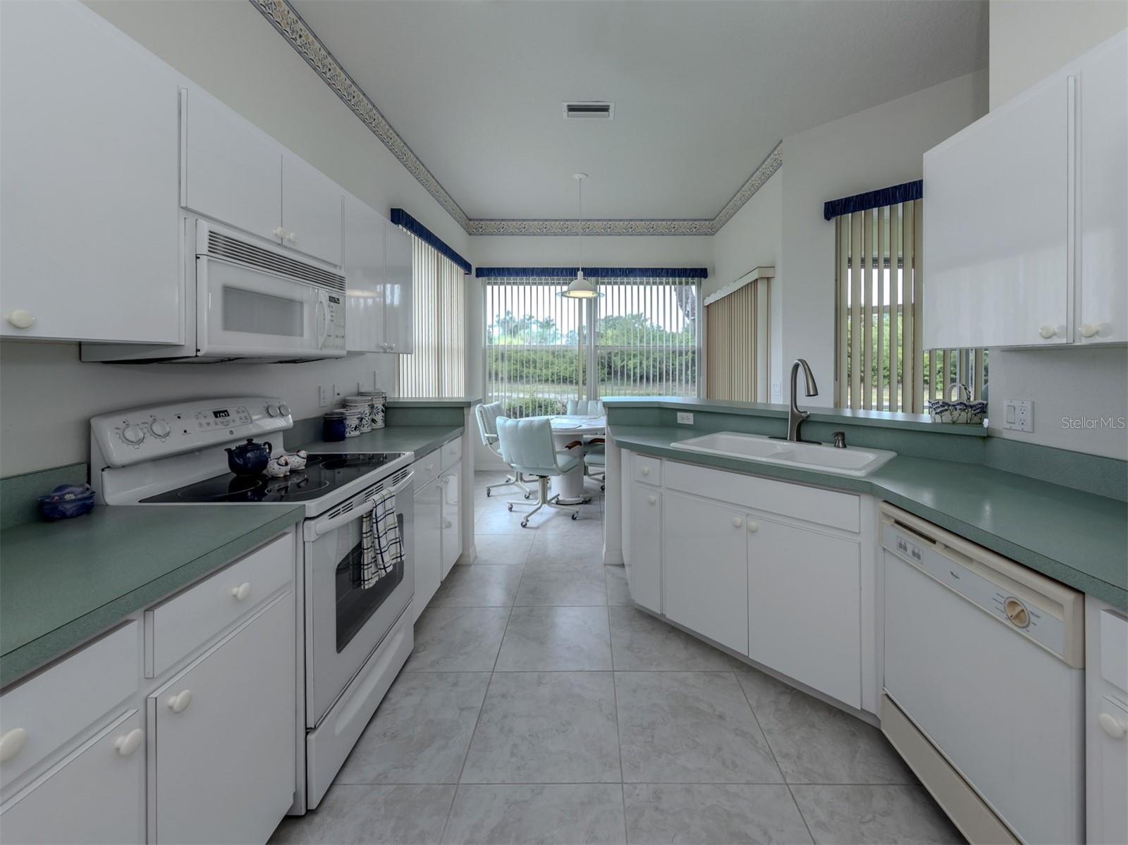 Image 16 of 50 For 737 Pond Lily Way