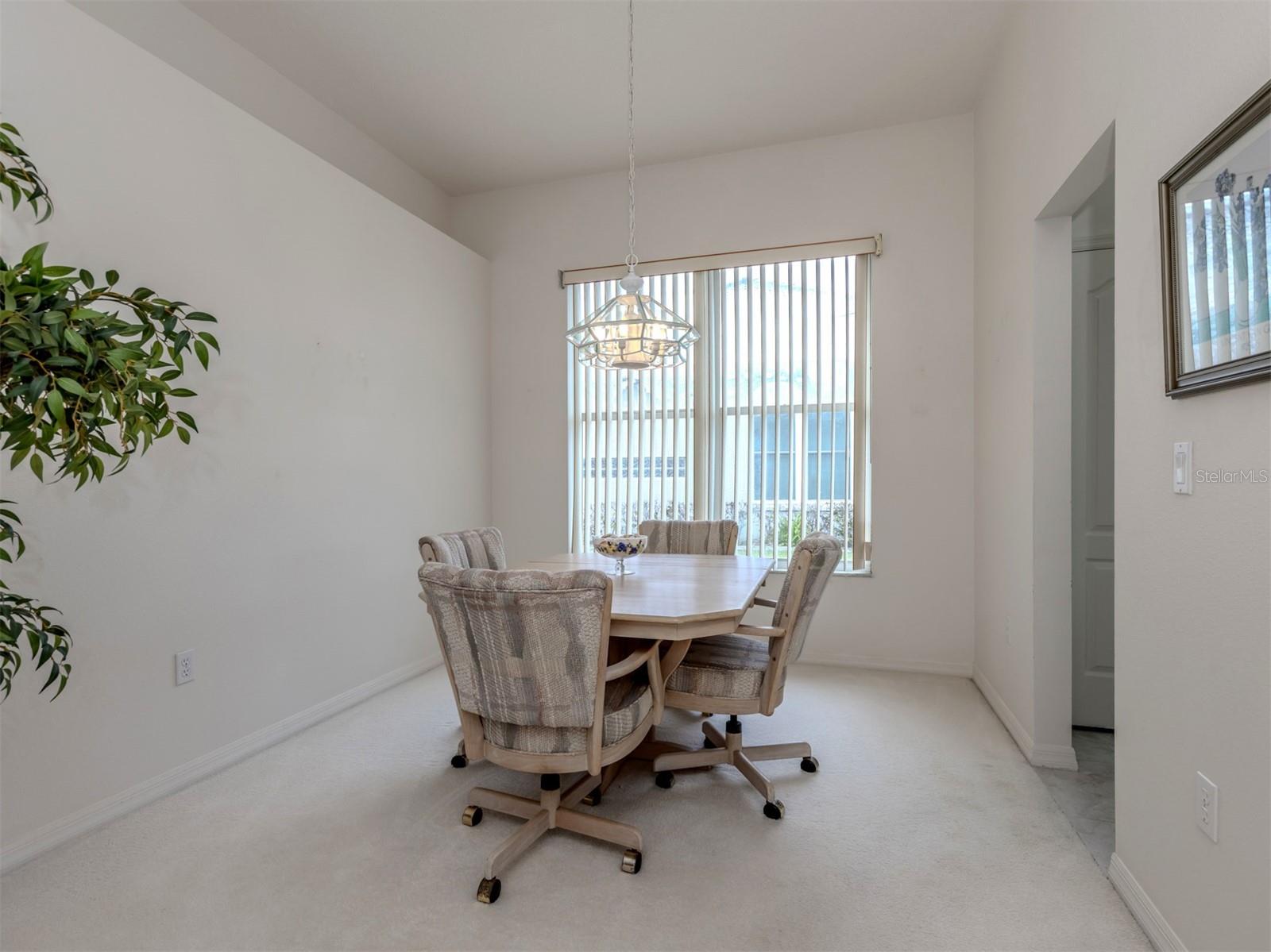 Image 17 of 50 For 737 Pond Lily Way