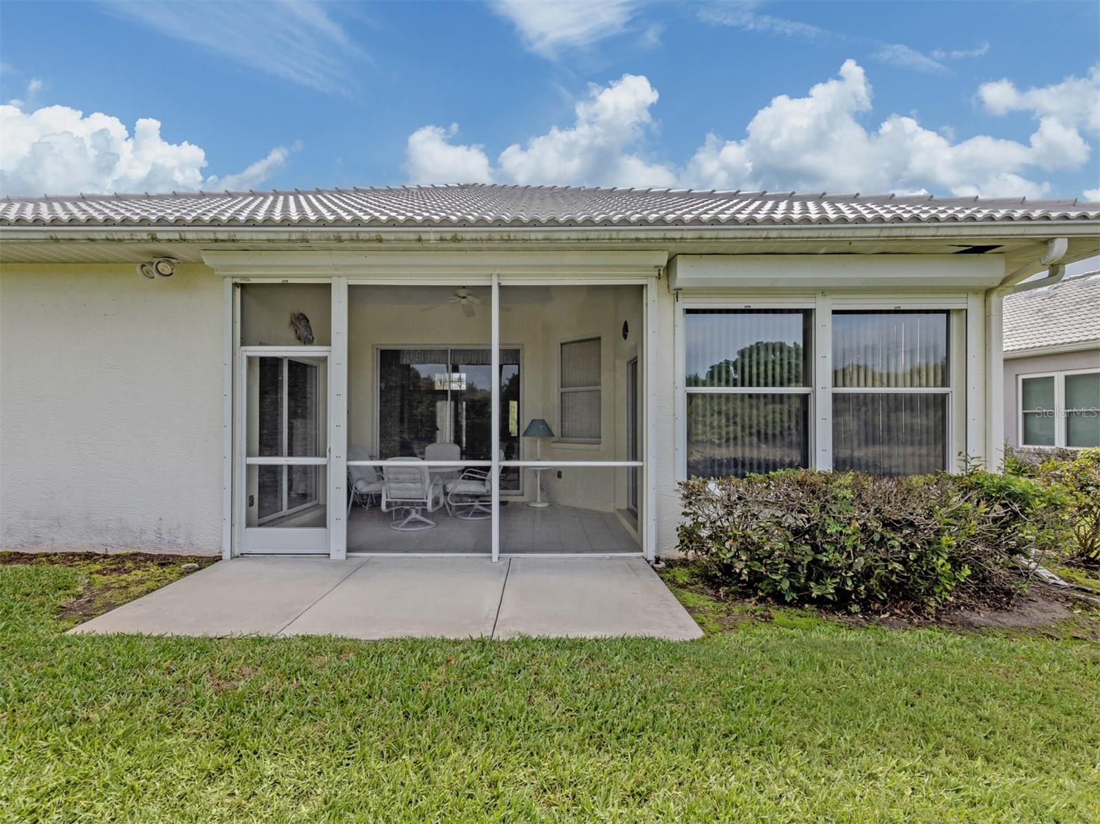 Image 26 of 50 For 737 Pond Lily Way