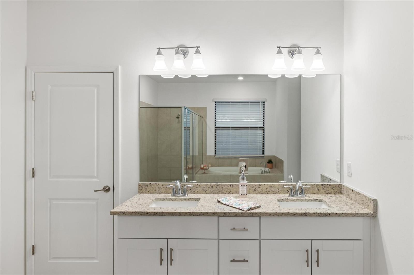 Image 33 of 45 For 19729 Fishhawk Trail