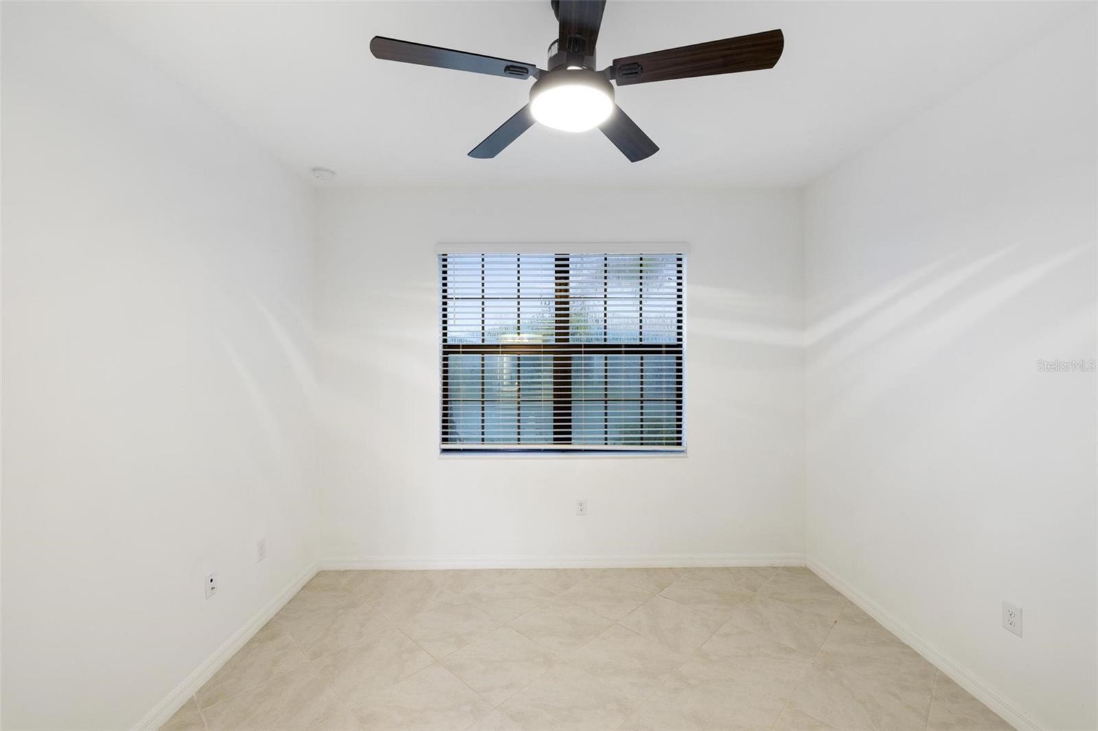 Image 5 of 45 For 19729 Fishhawk Trail