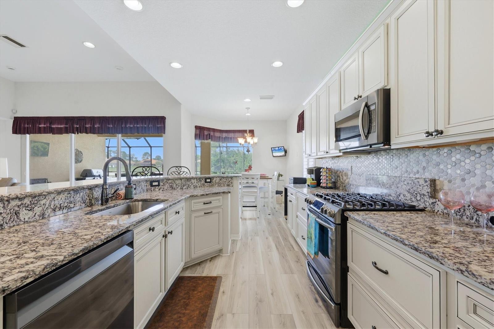 Image 23 of 88 For 4811 Blue Heron Circle