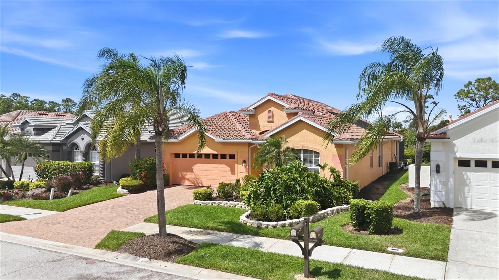 Image 4 of 88 For 4811 Blue Heron Circle