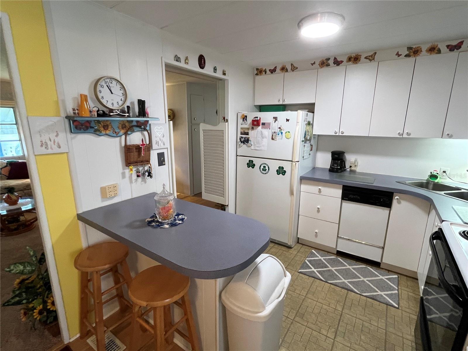 Image 18 of 38 For 206 Roma Road