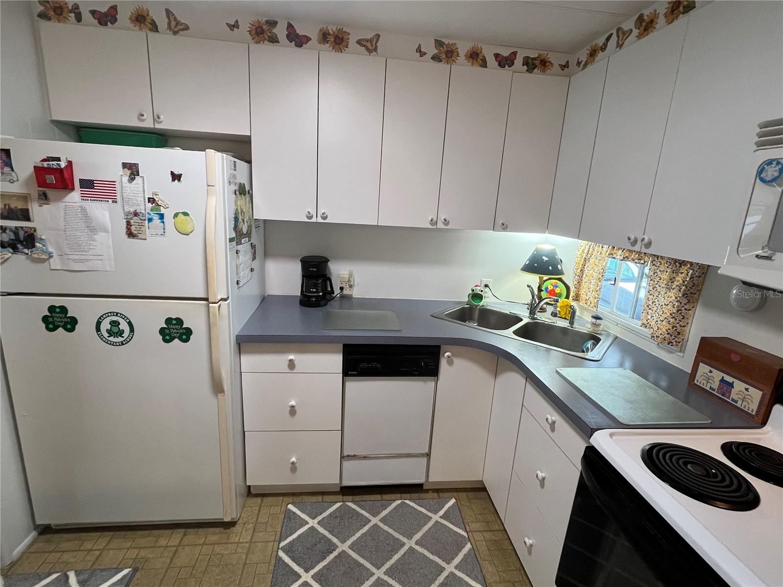 Image 19 of 38 For 206 Roma Road