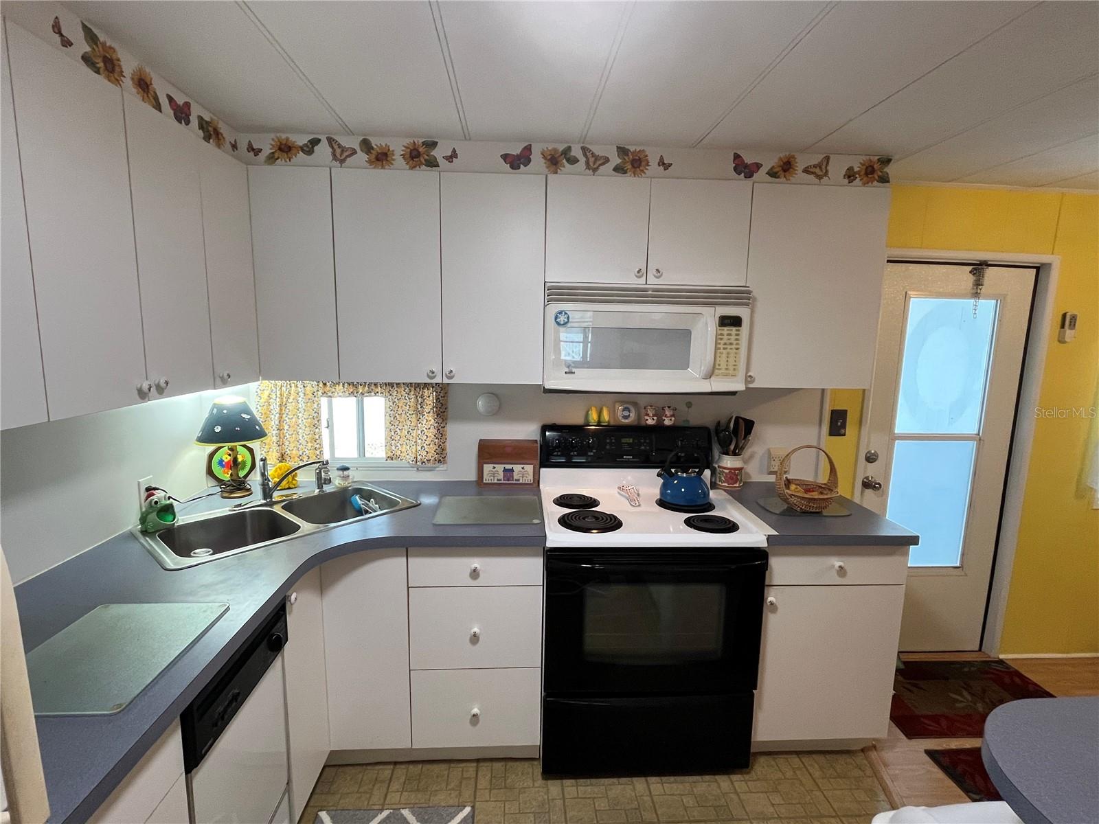 Image 20 of 38 For 206 Roma Road