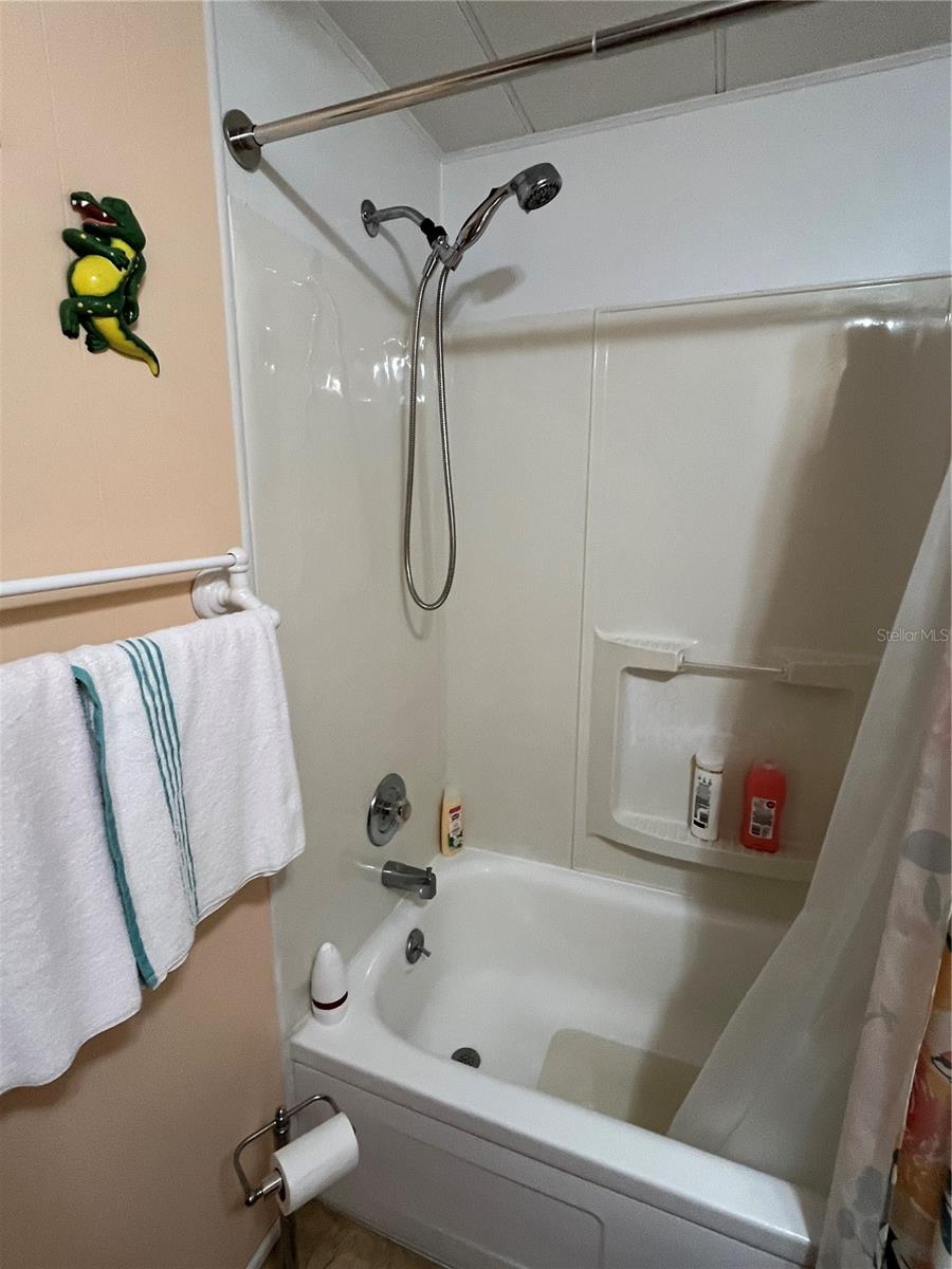 Image 30 of 38 For 206 Roma Road