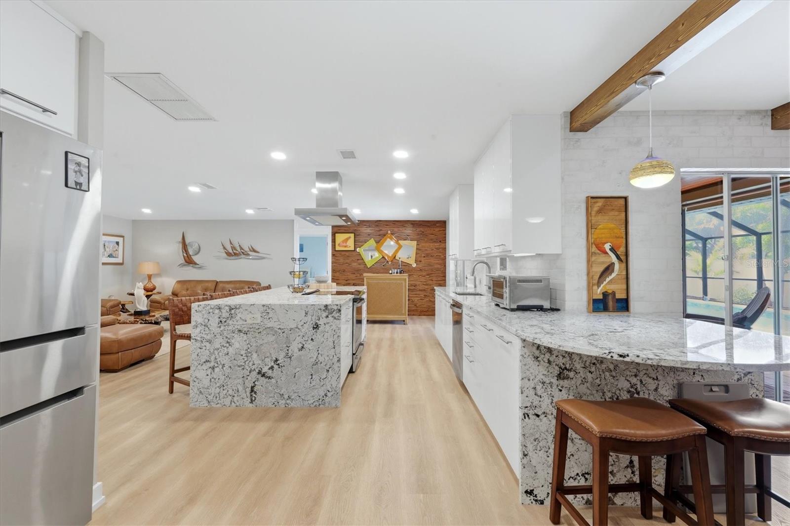 Listing photo id 17 for 440 Gate Drive