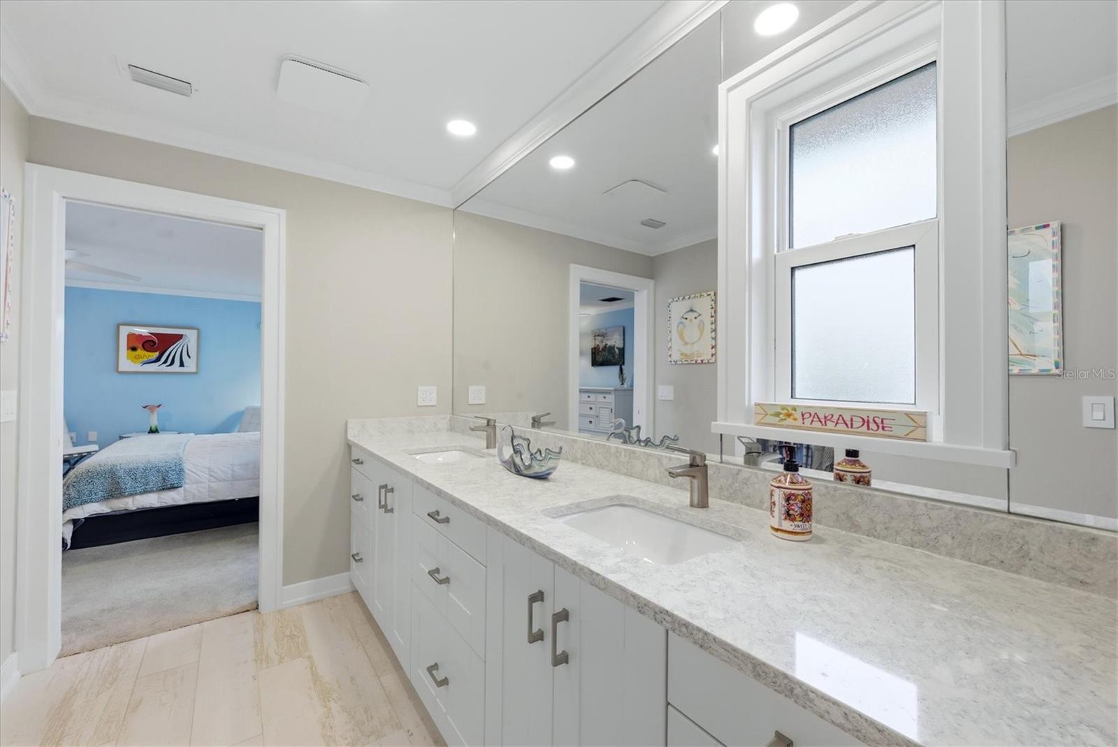 Listing photo id 24 for 440 Gate Drive