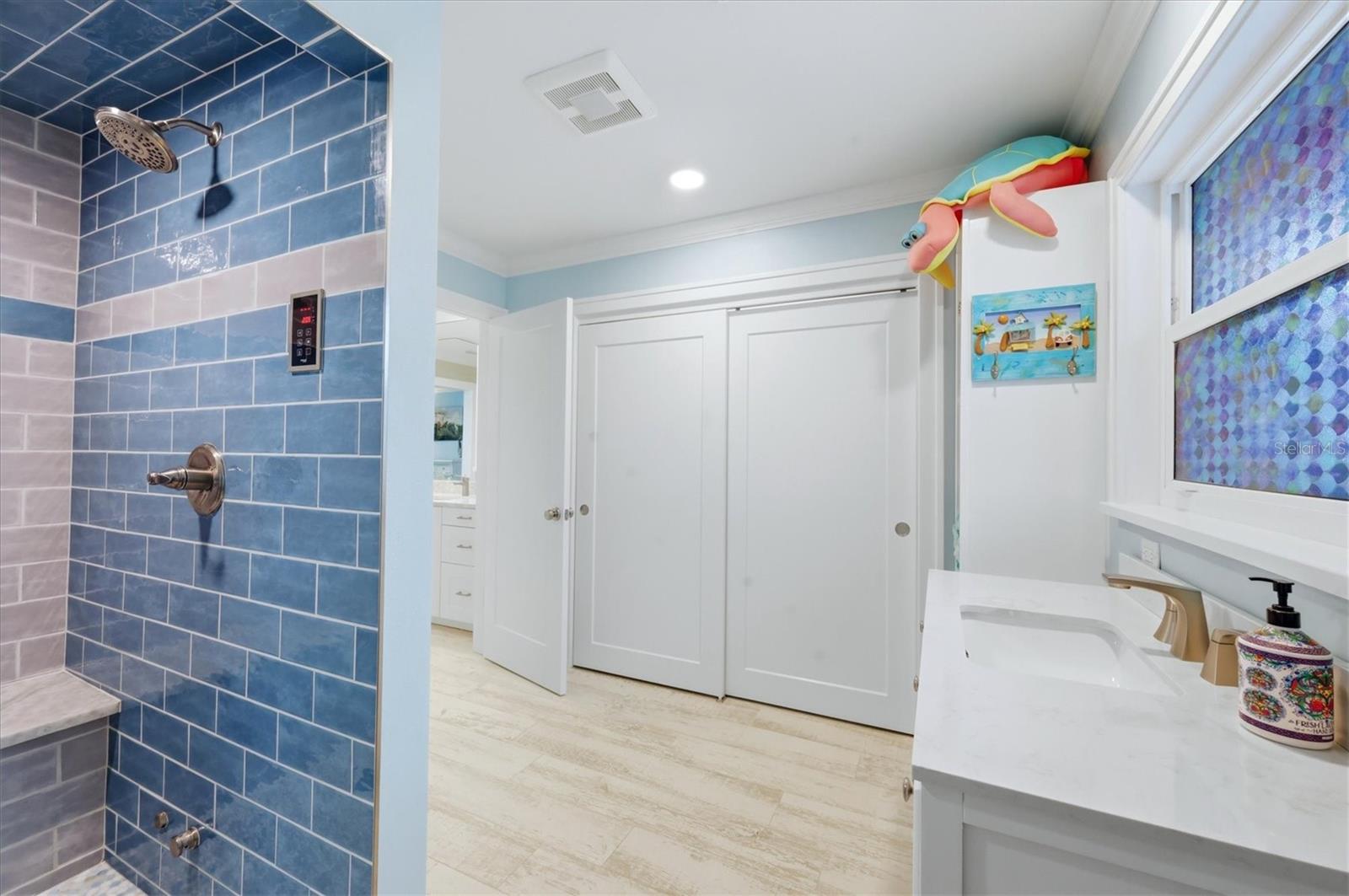 Listing photo id 26 for 440 Gate Drive