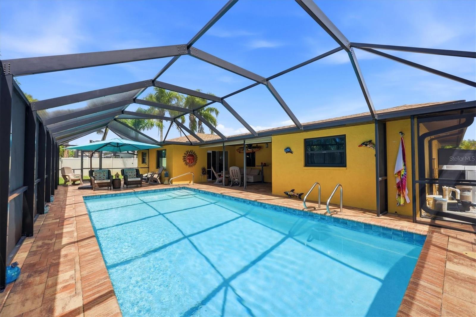 Listing photo id 37 for 440 Gate Drive