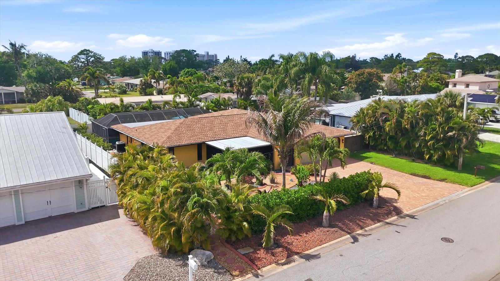 Listing photo id 49 for 440 Gate Drive