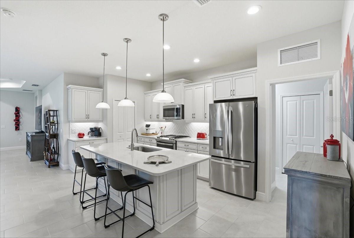 Image 9 of 58 For 27507 Janzen Court