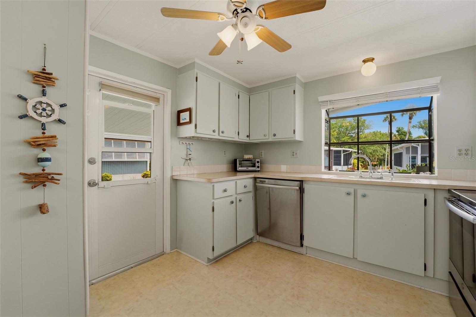 Image 10 of 57 For 620 Cervina Drive S