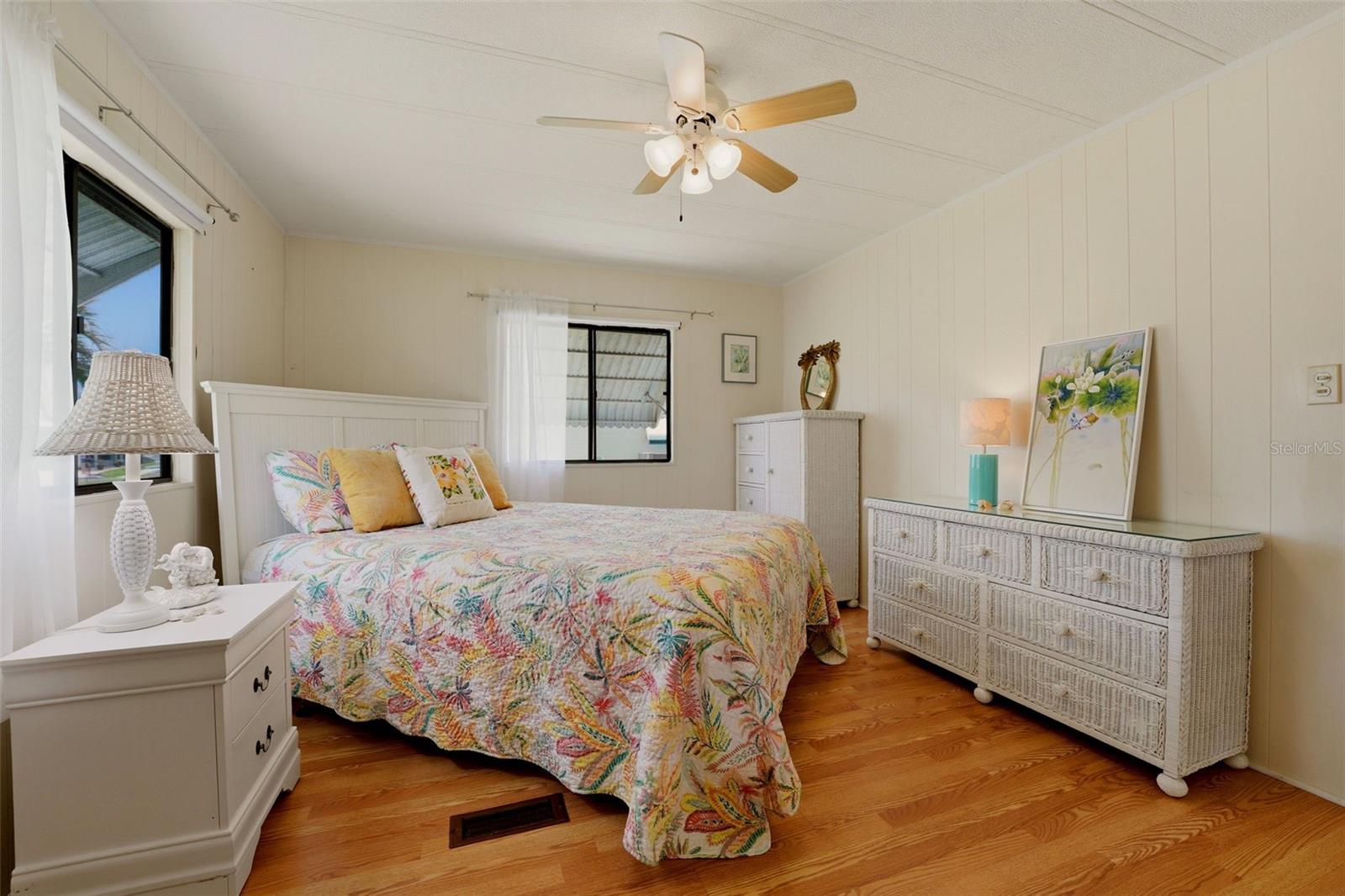 Image 19 of 57 For 620 Cervina Drive S