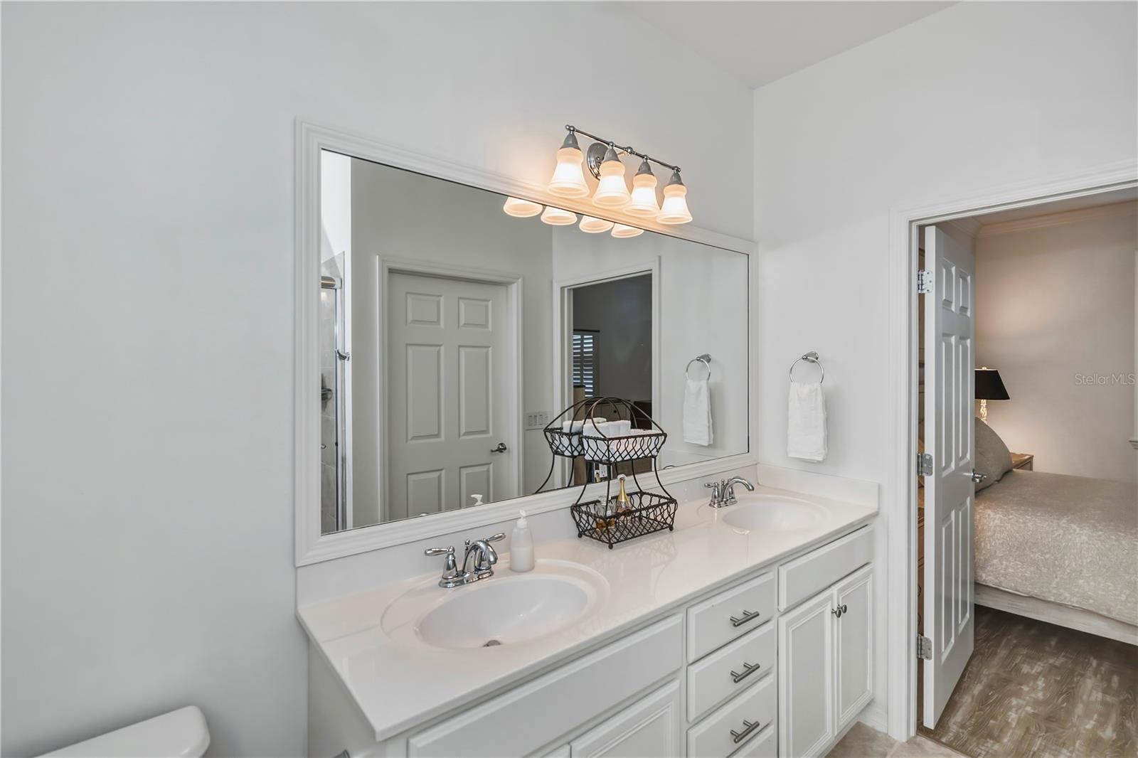 Image 17 of 35 For 19060 Lappacio Street