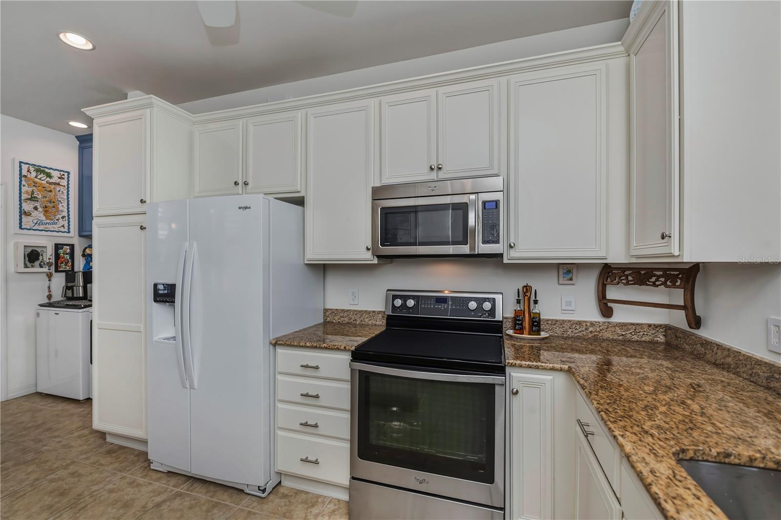 Image 6 of 35 For 19060 Lappacio Street