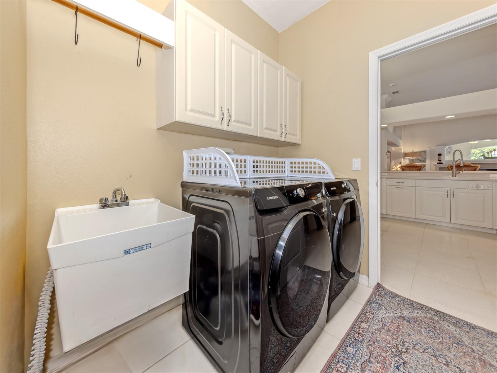 Image 33 of 60 For 2381 Sonoma Drive W