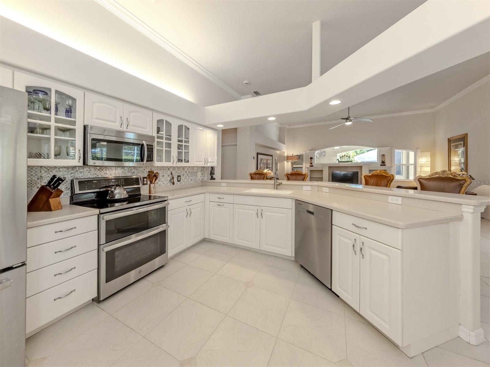 Image 7 of 60 For 2381 Sonoma Drive W