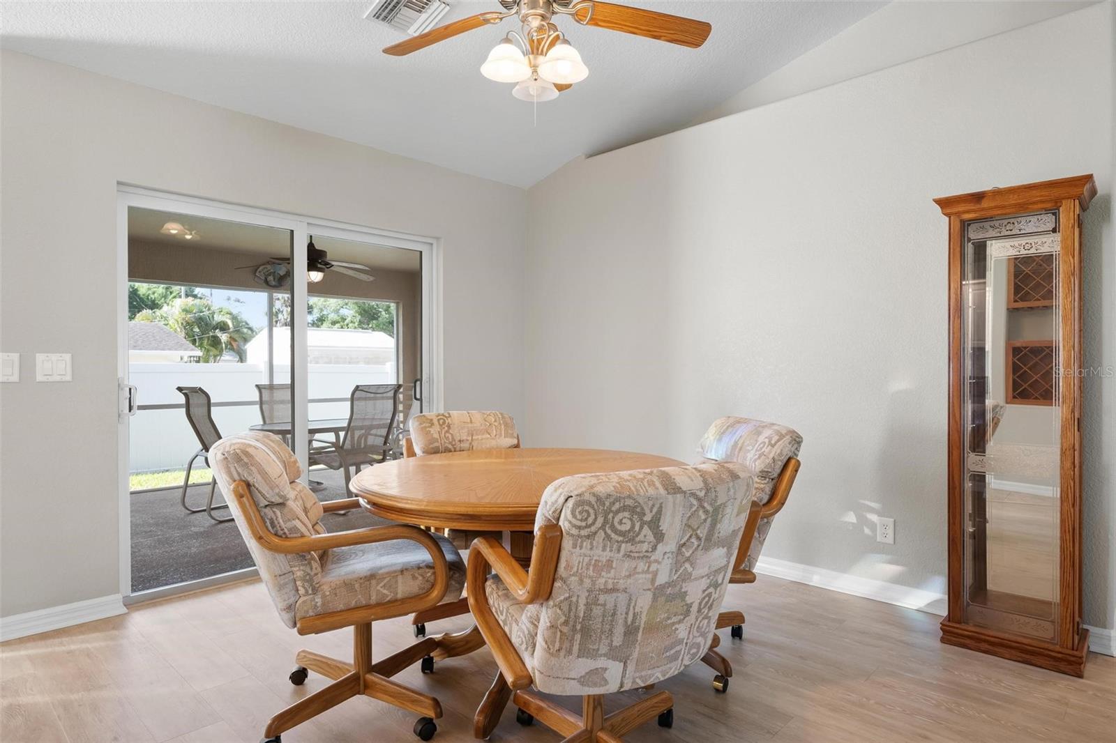 Image 15 of 57 For 816 Beverly Road 64