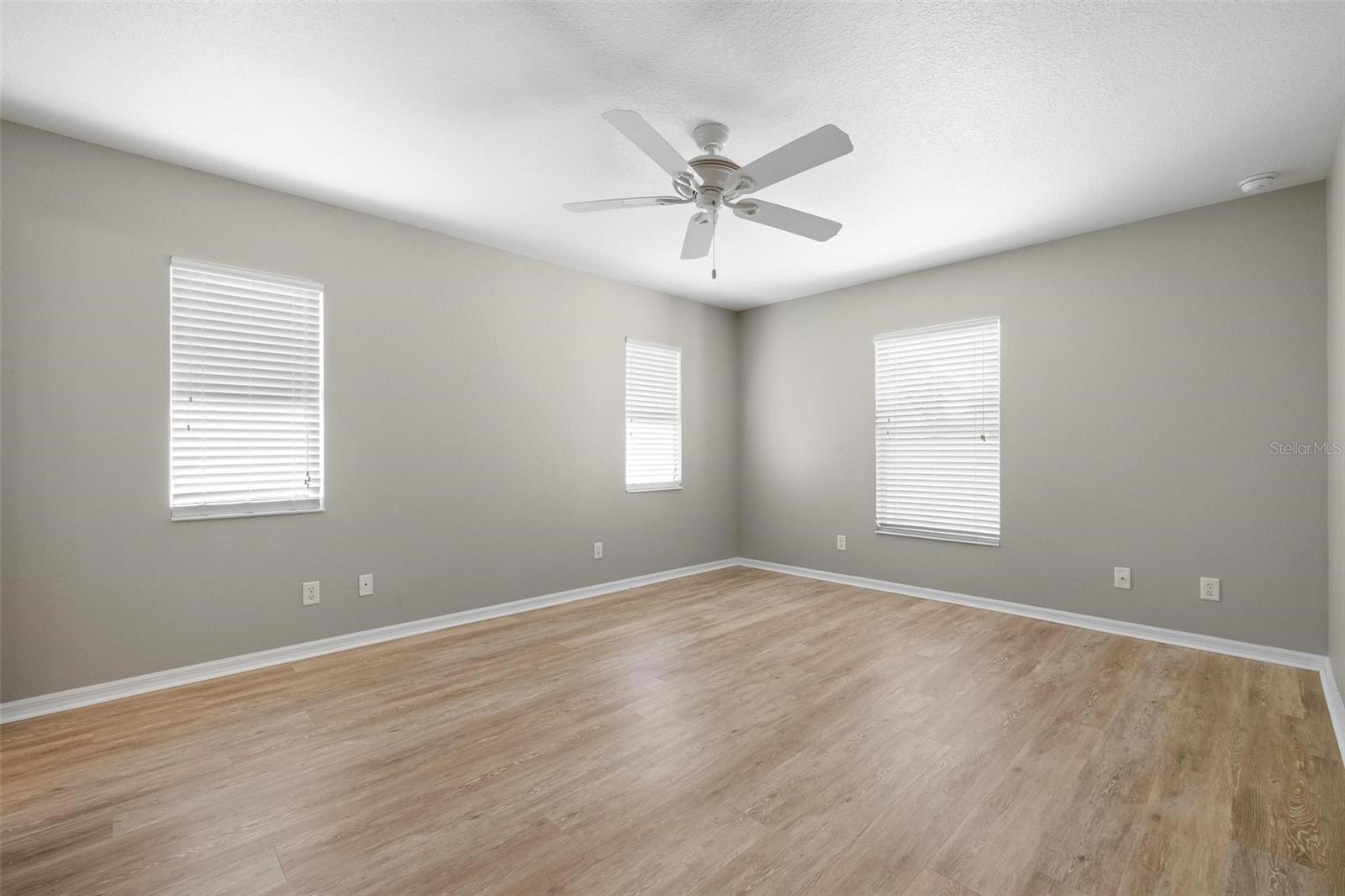 Image 25 of 57 For 816 Beverly Road 64