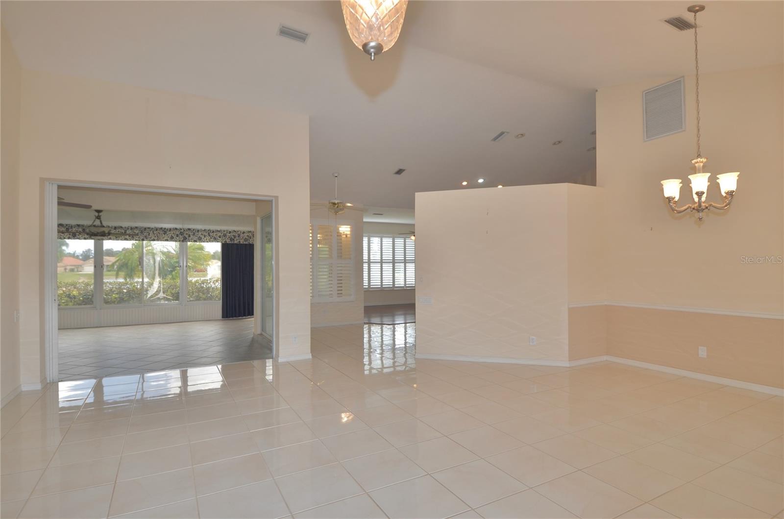 Image 19 of 81 For 5084 Winter Rose Way