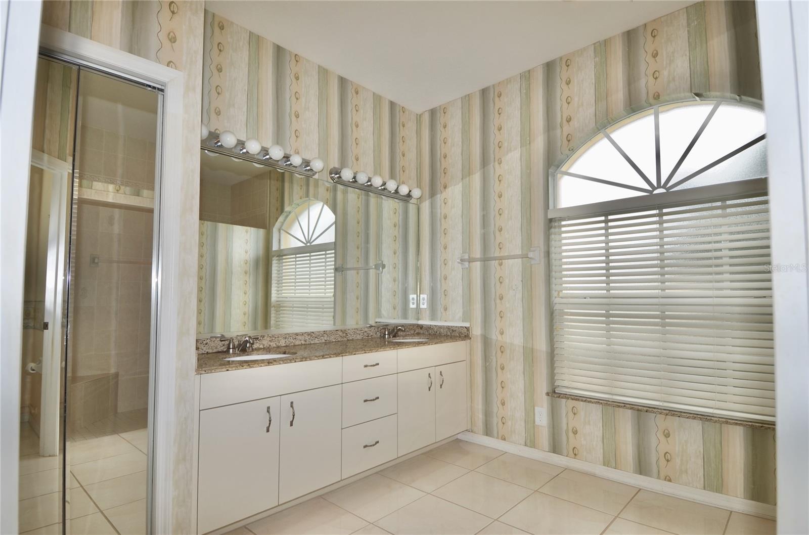 Image 27 of 81 For 5084 Winter Rose Way