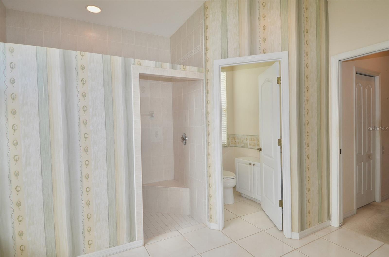 Image 28 of 81 For 5084 Winter Rose Way