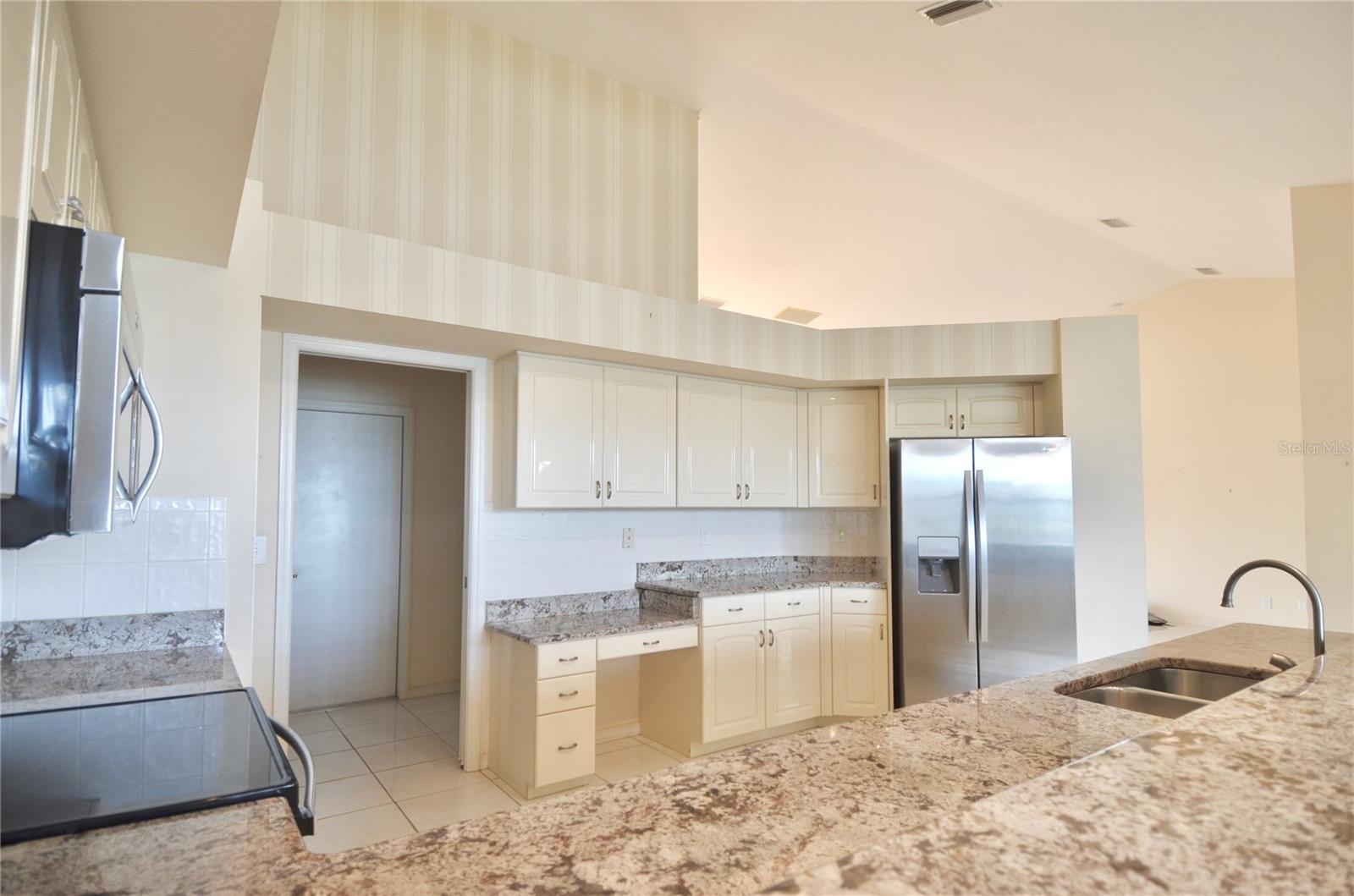 Image 33 of 81 For 5084 Winter Rose Way